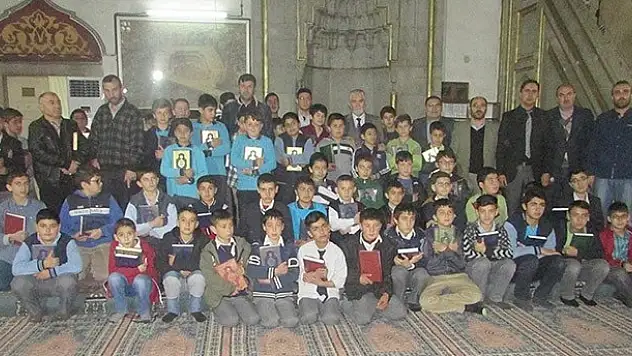 Akşehir'de Kur'an-ı Kerim okuma yarışması