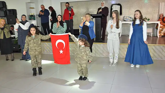 Akşehir'de kursiyerlerin hazırladığı kıyafetler sergilendi