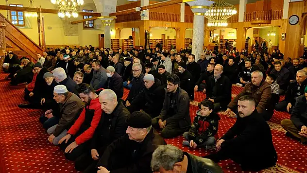 Akşehir'de 'Miraç Kandili' coşkuyla idrak edildi

