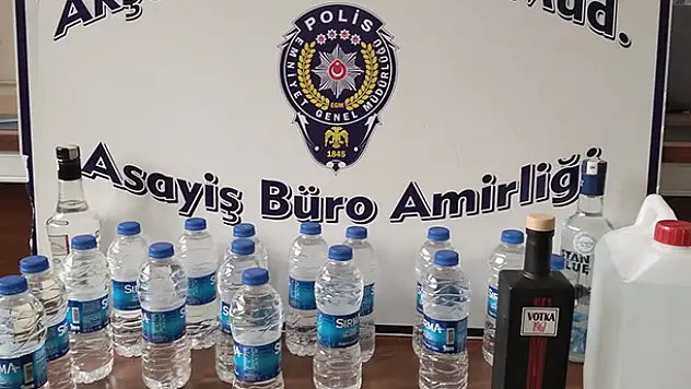 Akşehir'de sahte içki üretilen eve baskın düzenledi