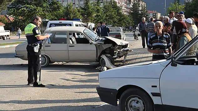 Akşehir'de trafik kazası: 2 yaralı