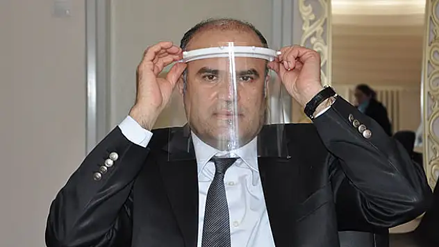 Akşehir'de yüz koruyu siper üretimine başlandı