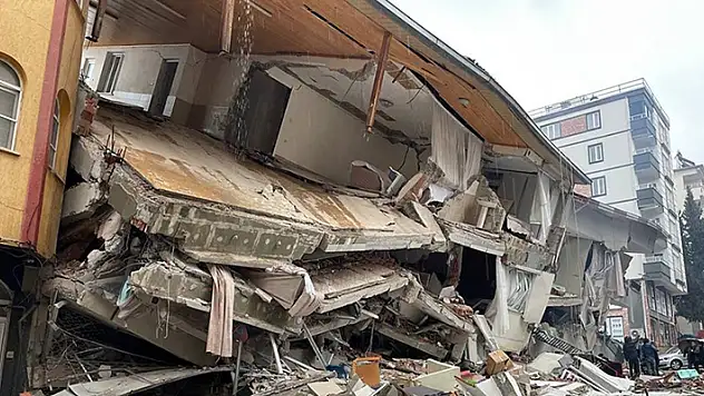 Akşehir'den ekipler deprem bölgesine hareket etti
