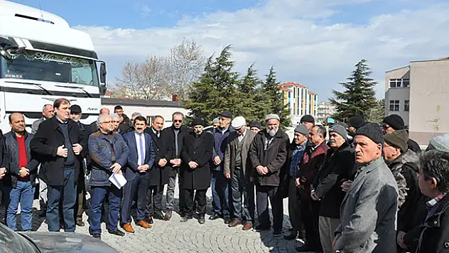 Akşehir'den İdlib'e gönderilen yardım tırı yola çıktı