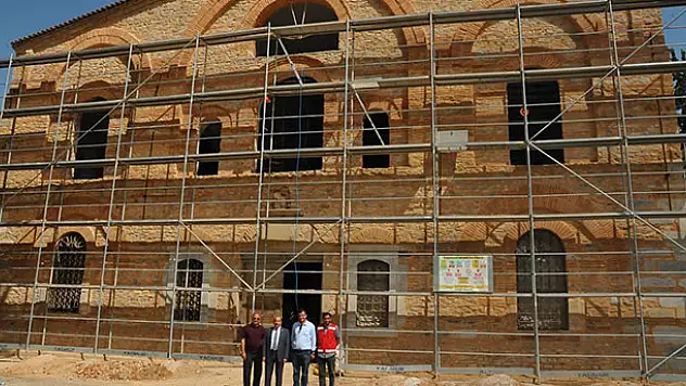 Akşehir dünya mizah ustaları sanat evine ulaşıyor