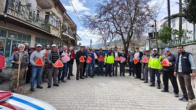 Akşehir İlçe Jandarma Komutanlığı traktör kazalarını önlemek için harekete geçti