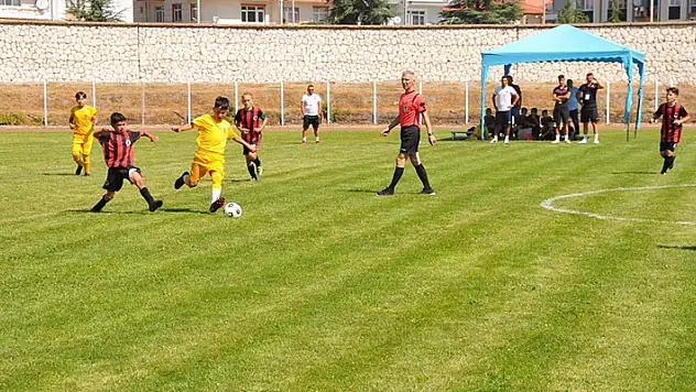 Akşehir Onur Günü U12 Futbol Turnuvası, çekişmeli maçlara sahne oluyor
