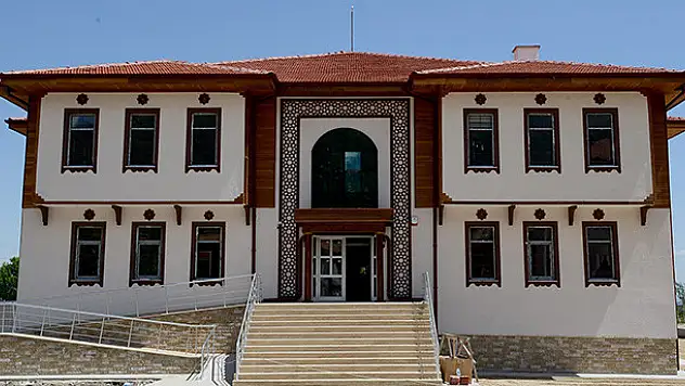 Akşehir ve Ilgın'a Şehir Konağı
