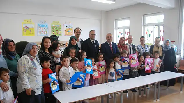 Akşehir'de 17 bin öğrenci karne alıp yaz tatiline girdi
