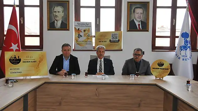 Akşehir'de hedef 100 bin nüfus kampanyası için indirim kartı
