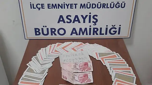 Akşehir'de kumar oynadığı iddia edilen 5 kişiye 9 bin TL ceza kesildi
