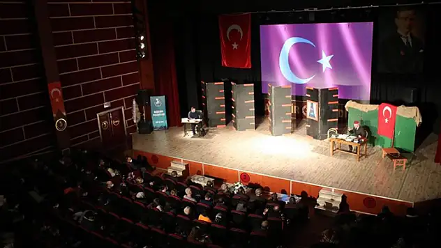 Akşehir'de Milli Şair Mehmet Akif Ersoy tiyatro oyunu
