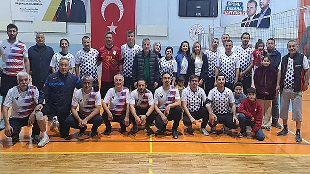 Akşehir'de öğretmenler ter döküyor
