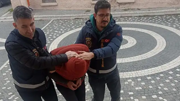 Akşehir'de uyuşturucu operasyonu: 3 gözaltı
