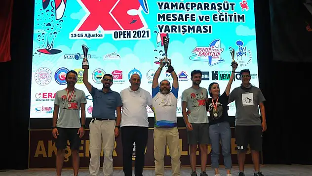 Akşehir'de yamaç paraşütü şampiyonasında ödüller sahiplerini buldu
