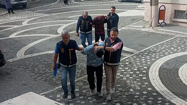 Akşehir'deki uyuşturucu operasyonunda 2 kişi gözaltına alındı
