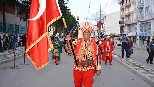 Akşehir'den Zafere temsili yürüyüş Şuhut'ta tamamlandı
