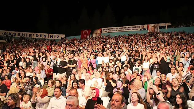 Akşehirli gençler Kolpa ile coştu
