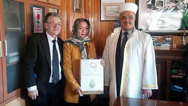Akşehirli iş adamıyla evli Çinli gelin Müslüman oldu