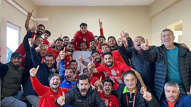 Akşehirspor kupasını aldı