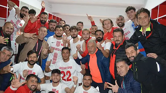Akşehirspor zirveyi sevdi