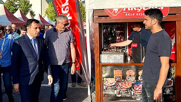 Akşeker, 100. yıl kutlamalarında
