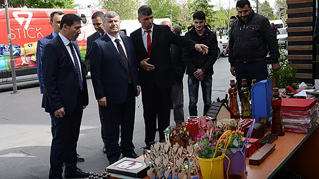 Akyürek'ten Görme Engelliler Yararına Açılan Kermese Ziyaret