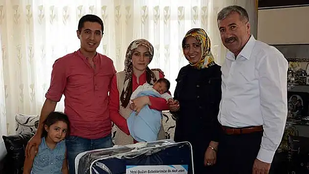 Akyurt Belediyesinden yeni doğan bebeklere hediye veriyor