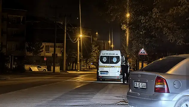 Alacak kavgasında arkadaşını 7 yerinden bıçaklayıp öldürdü