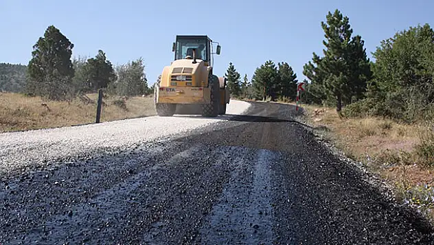 Aladağ Kayak Merkezi'nin yolu asfaltlanıyor
