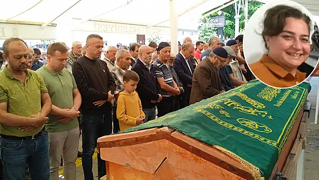 Alanya'da çalıştığı aile sağlığı merkezinde eşi tarafından öldürülen doktorun cenazesi Konya'da defnedildi
