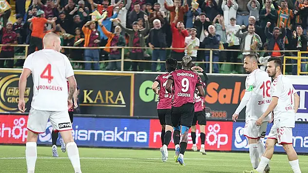 Alanyaspor 3 puanı tek golle aldı