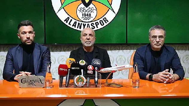 Alanyaspor'da teknik direktörlük görevine Ersun Yanal getirildi
