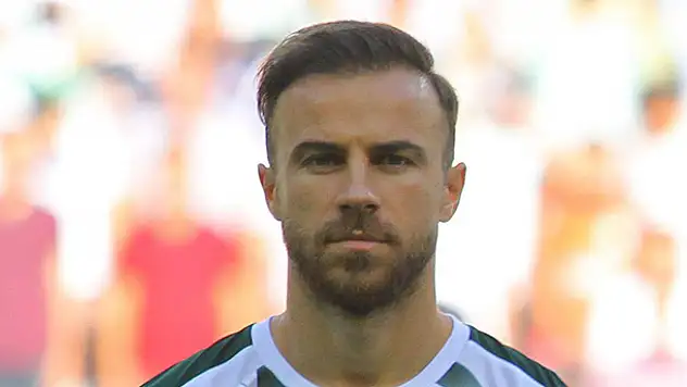 Alban Meha  rakip oluyor