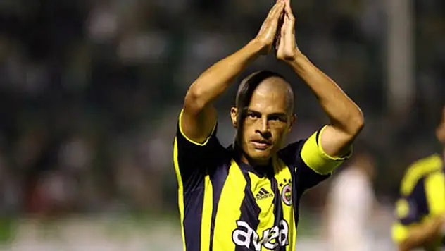 Alex, İstanbul'a geliyor
