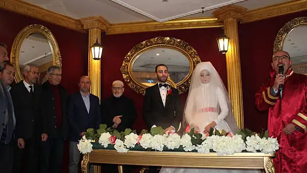 Ali Ataiyibiner oğlunu evlendirdi