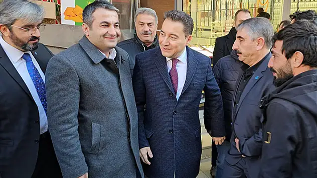 Ali Babacan, Konya'da esnafları ziyaret etti

