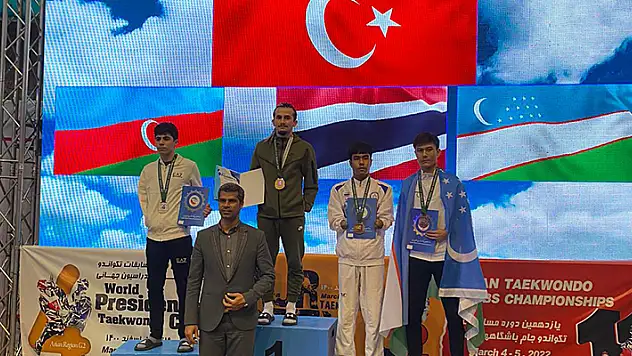 Ali Can Özcan, şampiyon oldu 