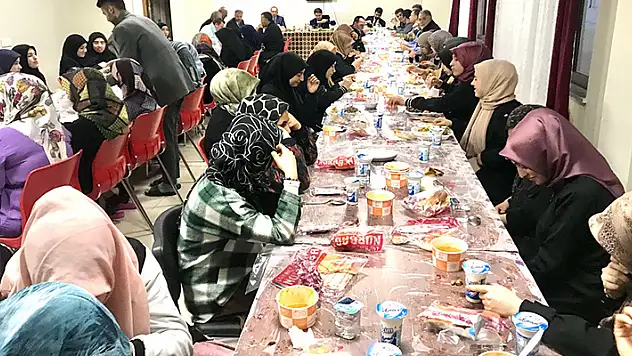 Ali Şeker Vakfı iftarları yapıldı
