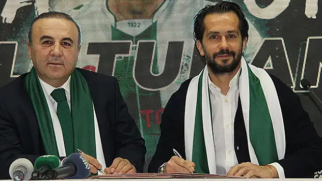 Ali Turan Konyaspor'la sözleşmesini yeniledi