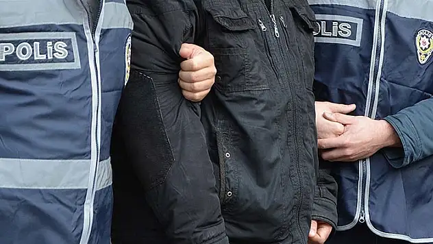 Aliağa Limanına yönelik rüşvet ve görevi kötüye kullanma operasyonunda 32 kişi yakalandı
