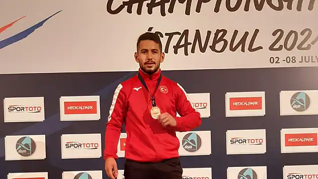 Alihan Bayraktar dünya üçüncüsü