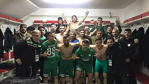 Alkışlar Yavru Kartal'a