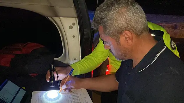 Alkollü araç kullanırken kaza yaptı, gülerek hastaneye gitti
