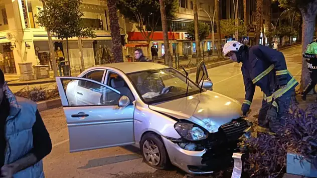 Alkollü şekilde direksiyon başına geçti, ortalığı savaş alanına çevirdi
