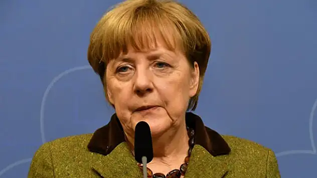 Alman gazeteciden Angela Merkel'e Erdoğan sorusu
