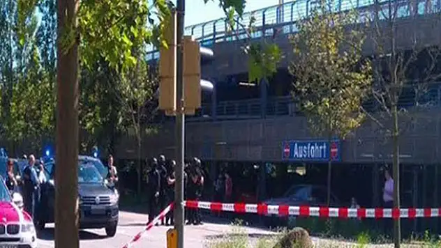 Almanya'da sinema salonuna silahlı saldırı
