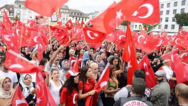 Almanya'da Türkler baş kaldırdı!