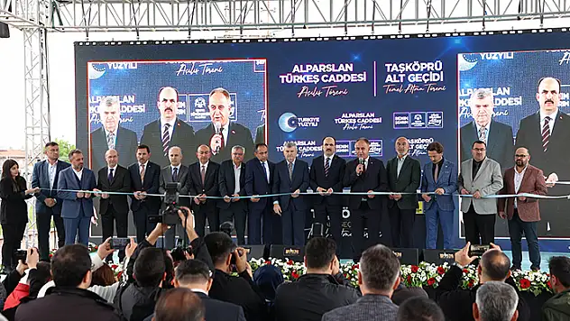 Alparslan Türkeş Caddesi açıldı, Taşköprü Alt Geçidi'nin temeli atıldı