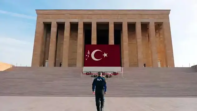 Alper Gezeravcı'nın Anıtkabir'de Atatürk'e bıraktığı not paylaşıldı
